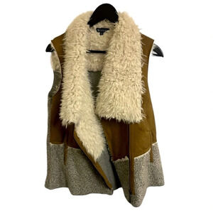 Sisters Sherpa/shearling vest size S  very good condition